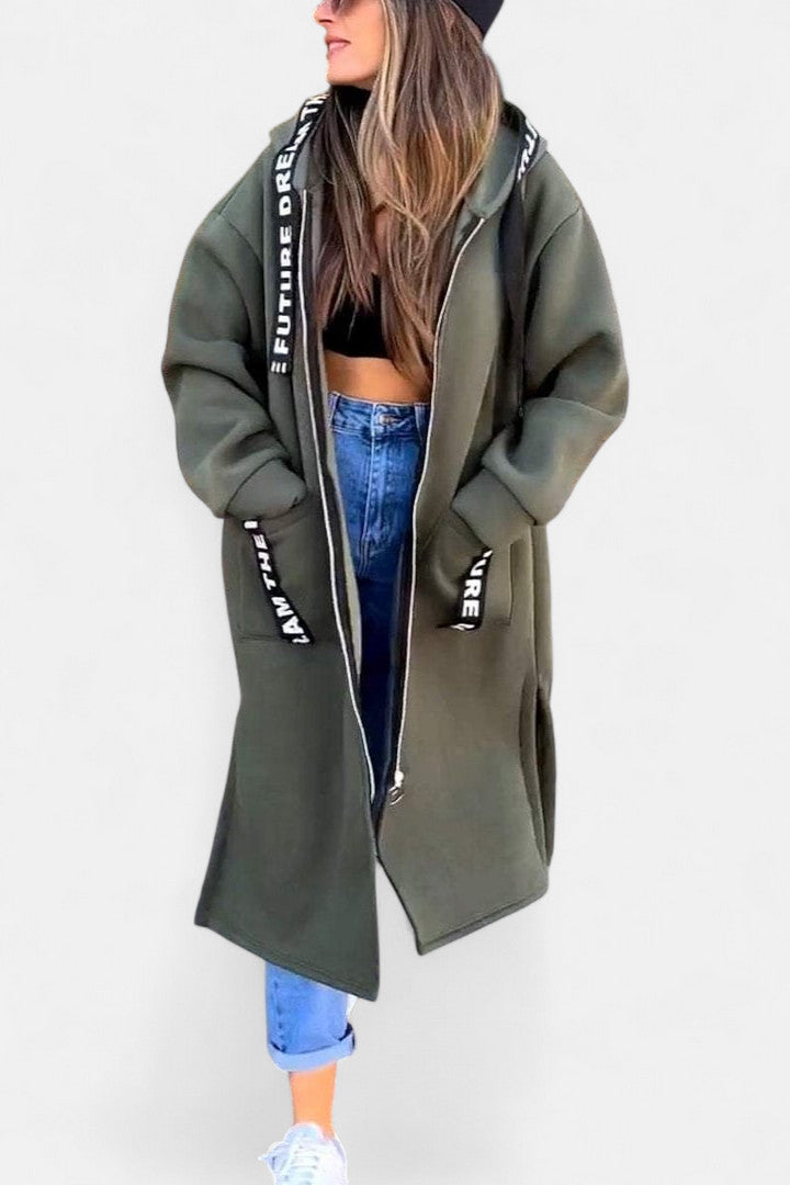 "エレガントなフード付きロングコート