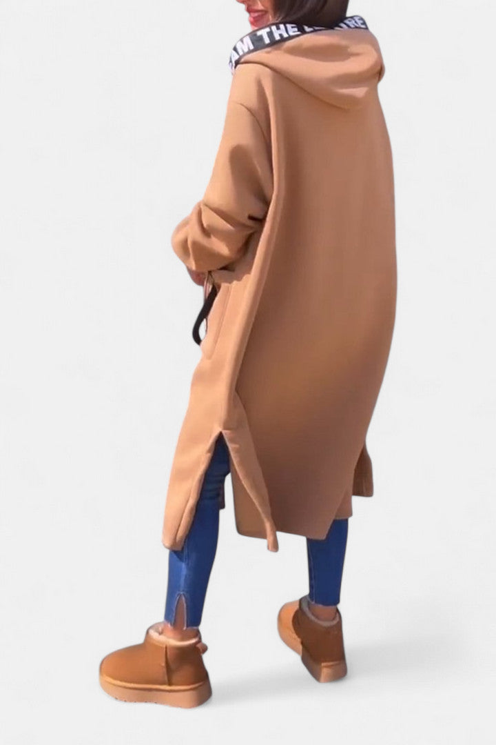 "エレガントなフード付きロングコート