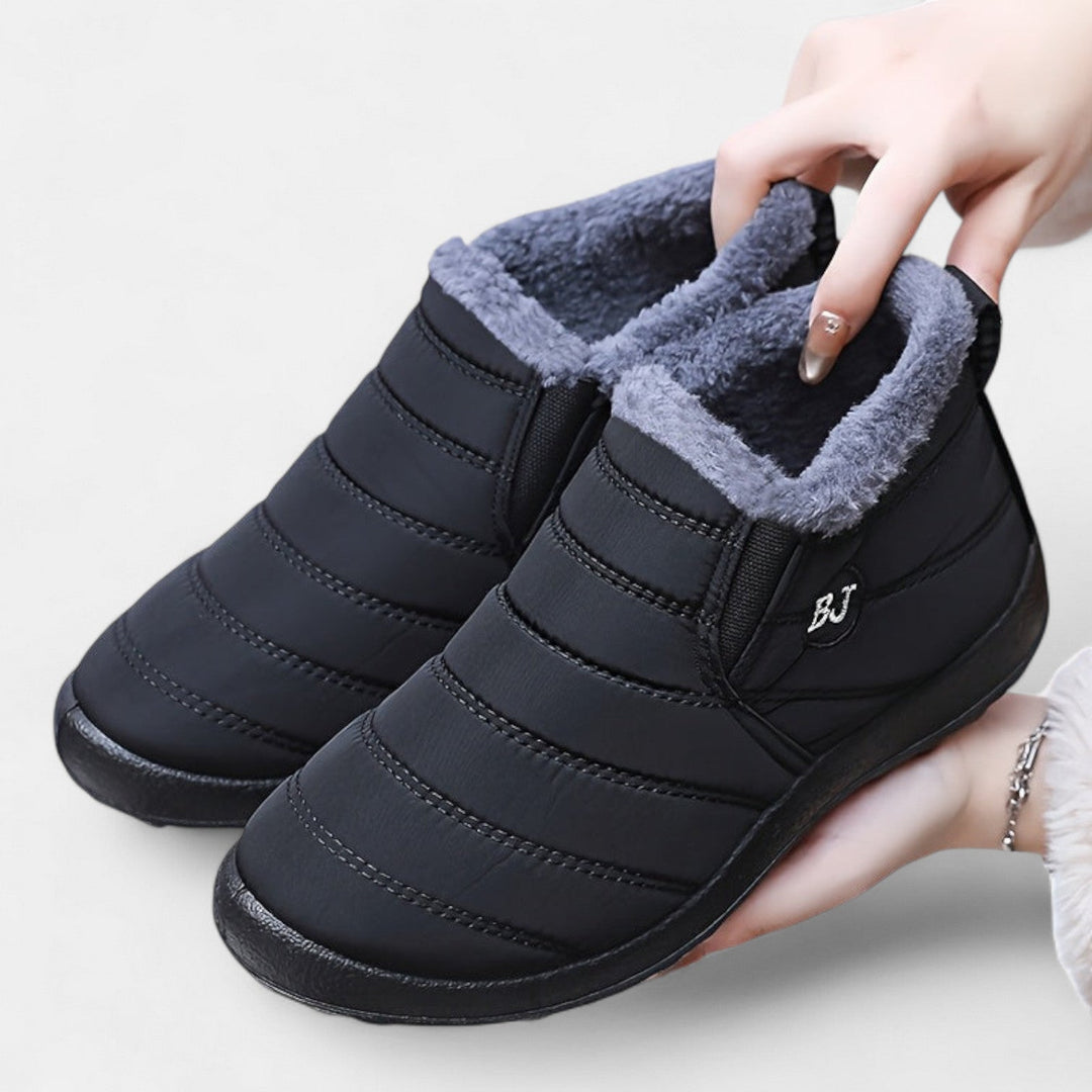 ビクトリア | 冬にぴったりの暖かいスリッポンブーツ