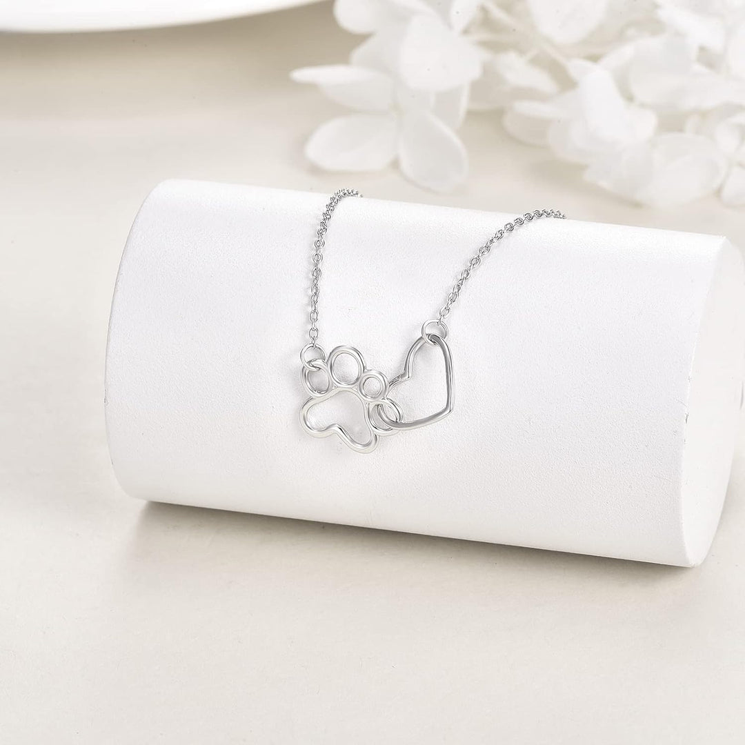 スターリングシルバーの犬足跡ネックレス – ハート型クリスタルペンダント付き
