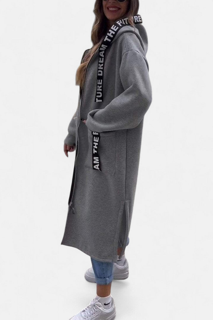 "エレガントなフード付きロングコート