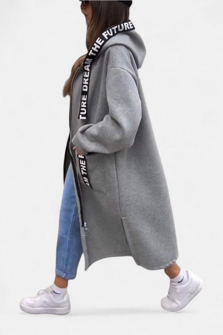 "エレガントなフード付きロングコート