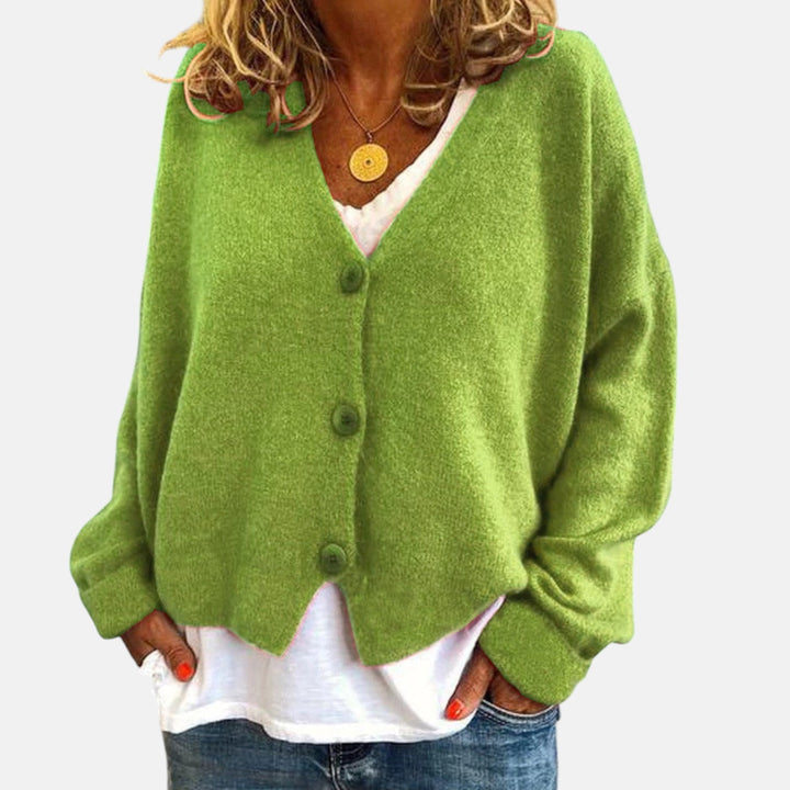 モンロー™ – 日常に優雅さを添えるニットカーディガン