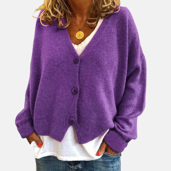 モンロー™ – 日常に優雅さを添えるニットカーディガン