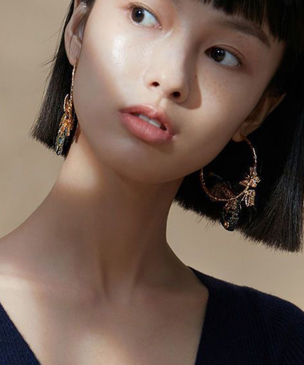 刺繍蝶の羽イヤリング