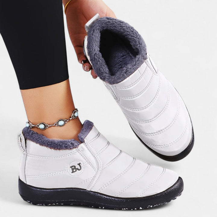 ビクトリア | 冬にぴったりの暖かいスリッポンブーツ