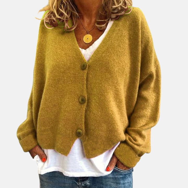 モンロー™ – 日常に優雅さを添えるニットカーディガン